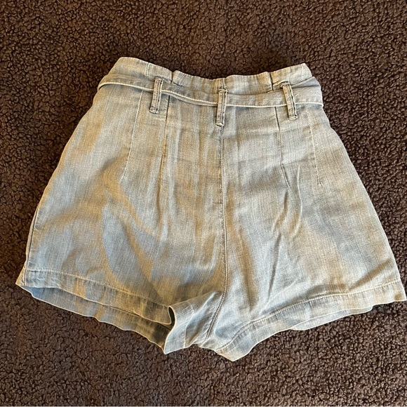 Abercrombie & Fitch | High-Rise Paperbag Short - Picture 3 of 4